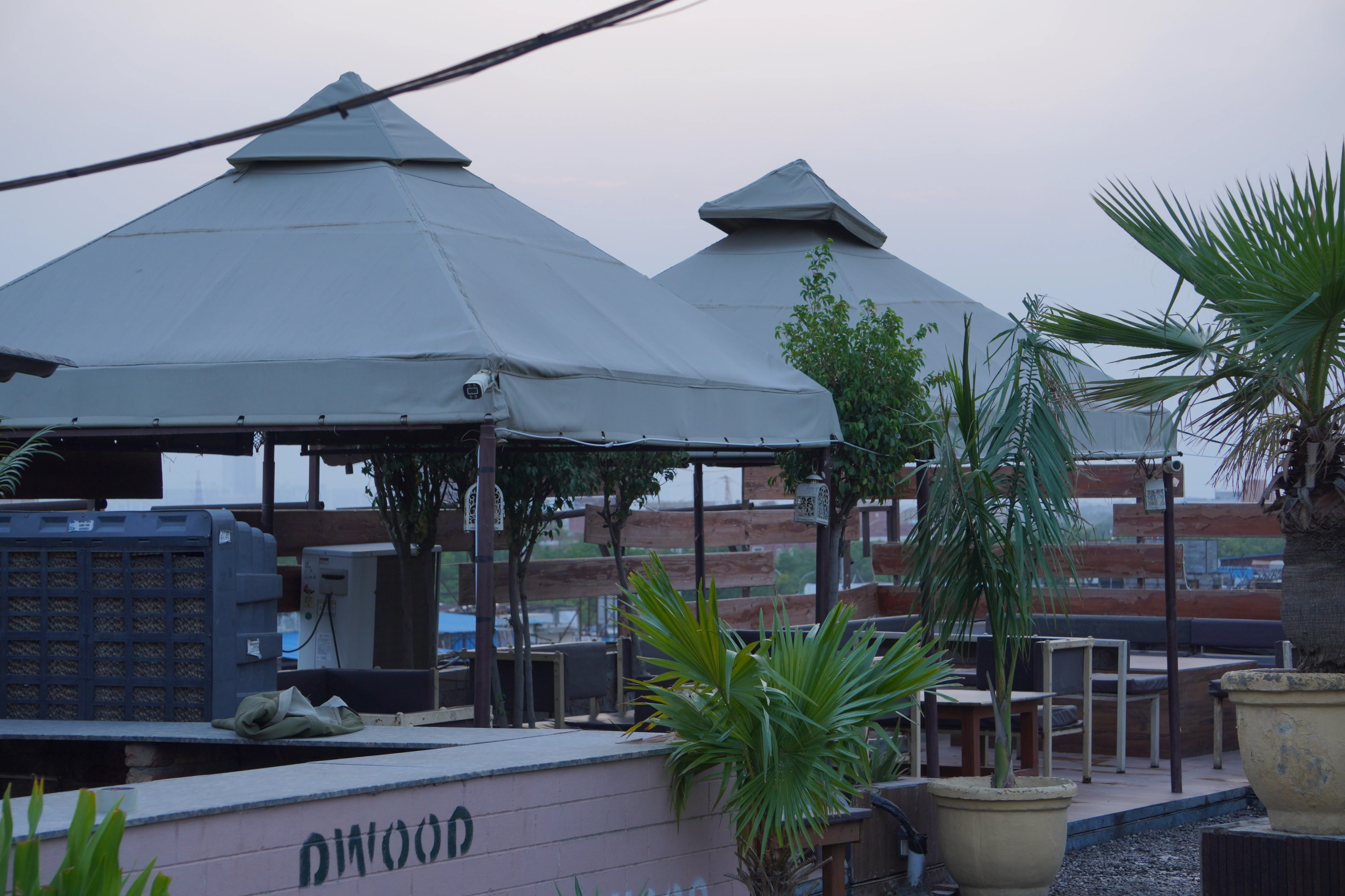 Contact D'Wood Cafe hero